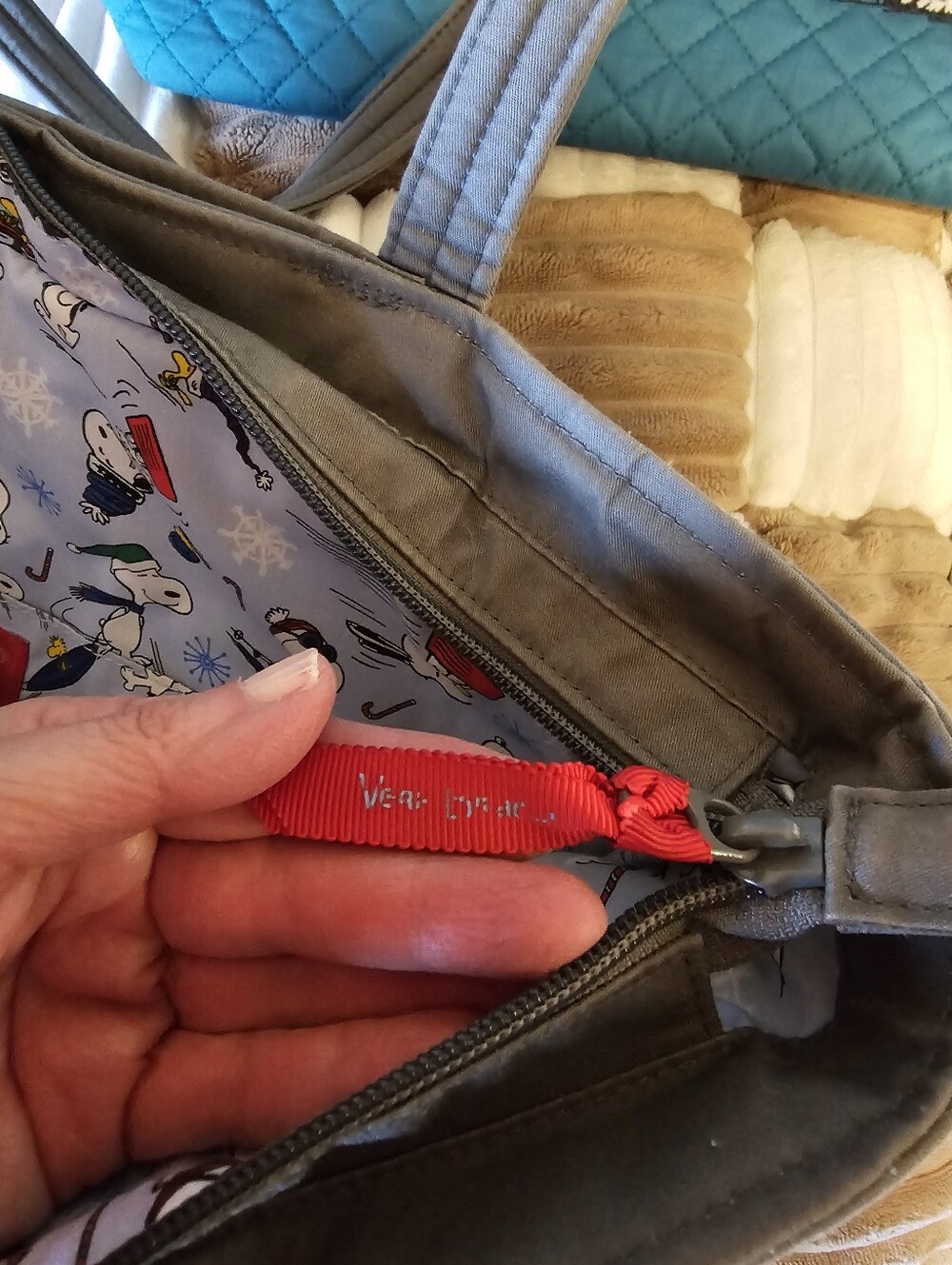 Vera Bradley Snoopy Tote - Picture 4 of 9
